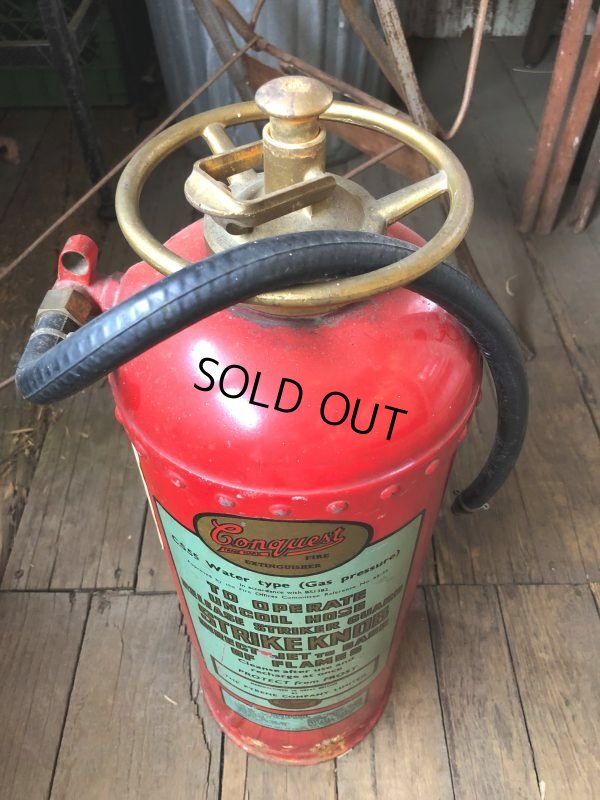 画像2: Vintage Conquest Fire Extinguisher (B968)