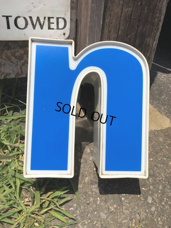 画像1: Vintage Advertising Store Display Letters Sign Blue “ n ” (M024) 