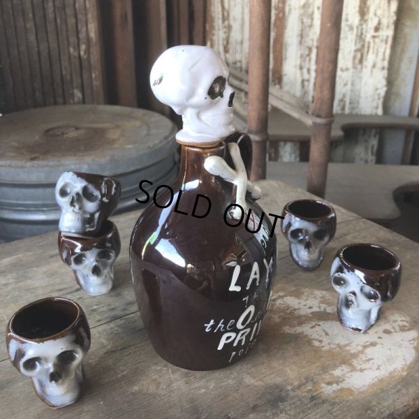 画像2: 50s Vintage SKULL " LAY OFF " Poison Decanter Bottle w/Shot Glass (B618)