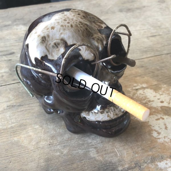 画像2: 50s MADE IN JAPAN Skull w/Glasses Ceramic Ashtray (M621)