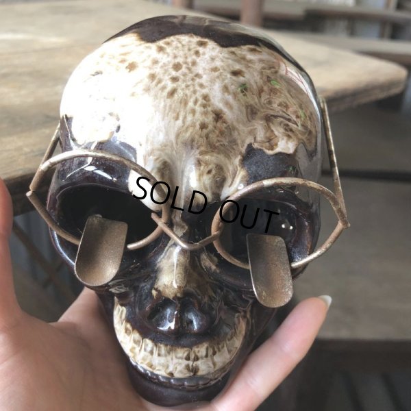 画像1: 50s MADE IN JAPAN Skull w/Glasses Ceramic Ashtray (M621)