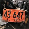 画像1: 50s Vintage American License Number Plate / 43 647 ILL 1952 (M739) (1)