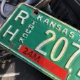 画像2: 70s Vintage American License Number Plate / KANSAS 2072 (M717) (2)