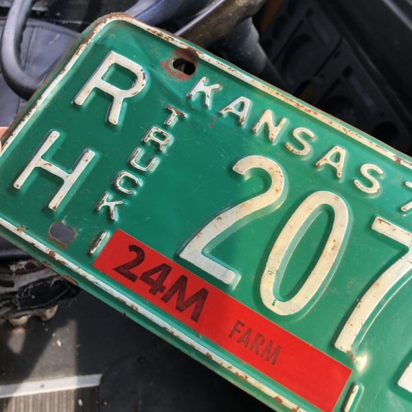 画像2: 70s Vintage American License Number Plate / KANSAS 2072 (M717)