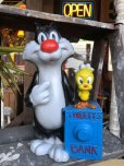 画像1: 70s Vintage Tweety & Sylvester Big Bank (M844) (1)