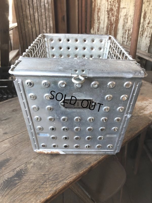 画像1: Vintage Metal Wire Locker Basket w/ Number Plate GB-415 (M857)