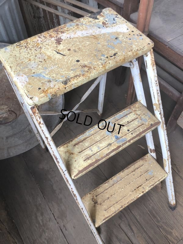 画像2: Vintage Industrial Metal Folding Ladder Step Stool (M861)