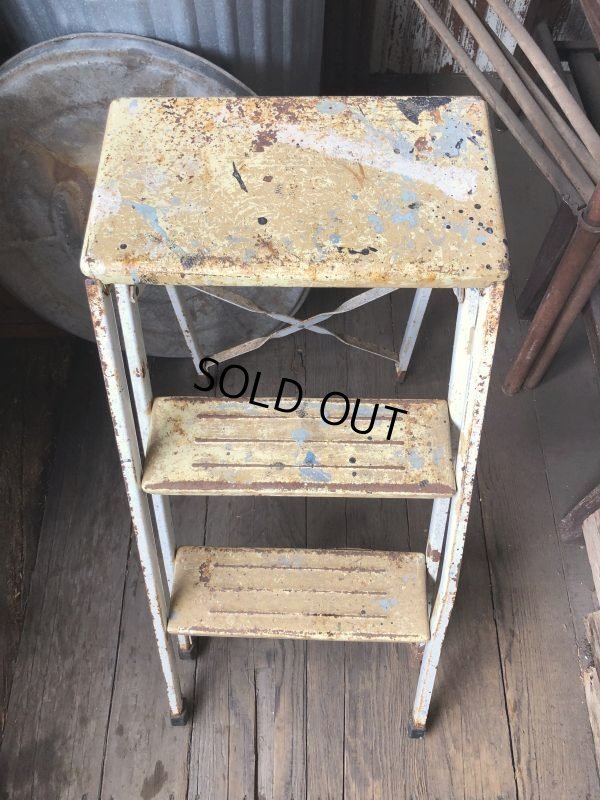 画像1: Vintage Industrial Metal Folding Ladder Step Stool (M861)