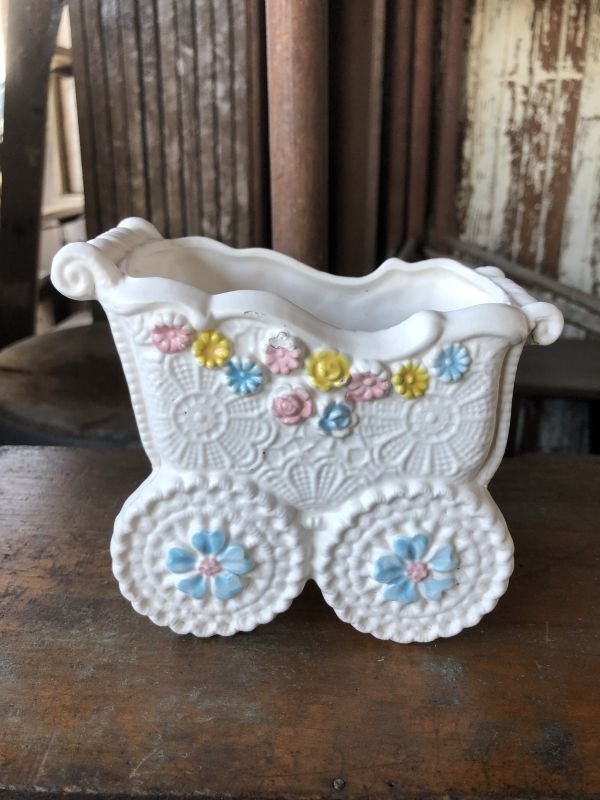 画像1: Vintage Ceramic Baby Planter Baby Buggy (M968) 