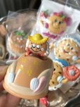 画像1: Vintage I HOP Pancake Kids Meal Toy Harvest Harvey (B949) (1)