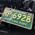 60s Vintage American License Number Plate / MICHIGAN RP-6928 (M866)