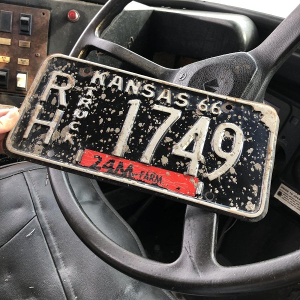 画像1: 60s Vintage American License Number Plate / KANSAS RH 1749 (M875)