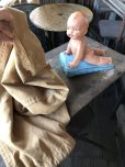 画像4: Vintage Chalkware Piano Baby Figurine (M996) 