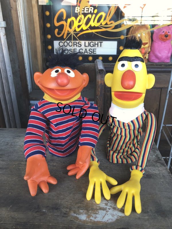 画像1: 70s Vintage Sesame Street Ernie and Bart Hand Puppet Set (R001) 