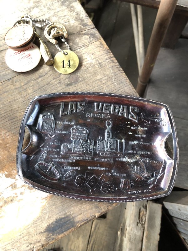 画像1: Vintage Souvenir Metal Tray Ashtray LAS VEGAS (R032)