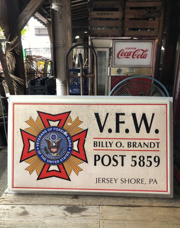 画像1: 【店舗引き取り限定】Vintage VFW VETERANS OF FOREIGN WARS OF THE UNITED STATES Sign (R053)