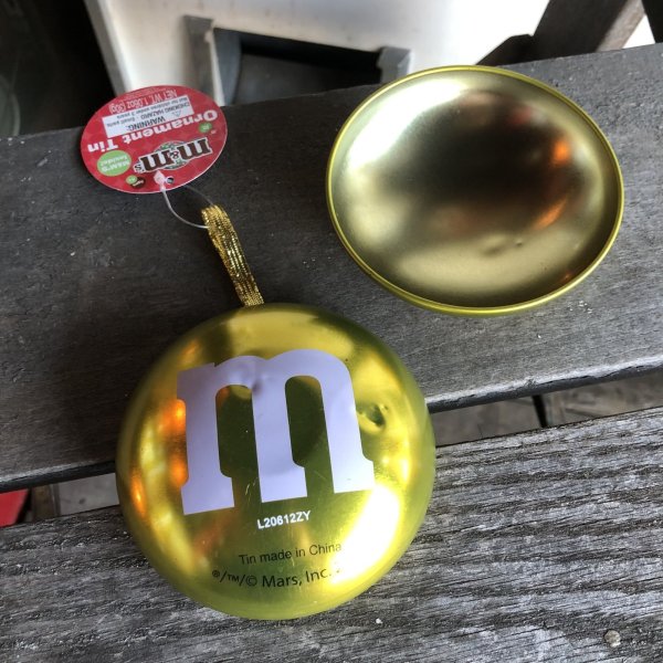 画像4: Vintage M&M's Happy Holidays Ornament Tin Can (R179) 