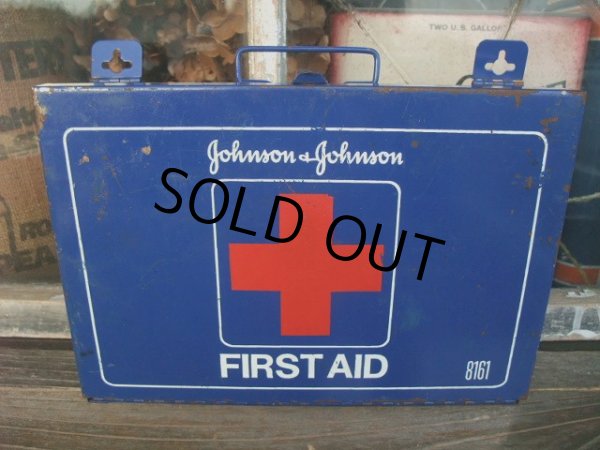 画像1: 70s Vintage Johnson&Johnson First AID Cabinet Box (NK-249) (1)