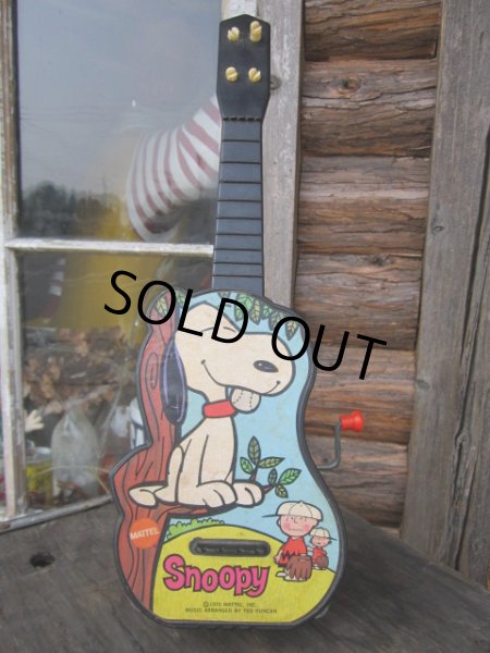 画像1: 70s Vintage Musical Guitar Snoopy (PJ056)  (1)