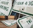 画像2: Vintage Road Sign TWO HOUR PARKING (MA560)  (2)