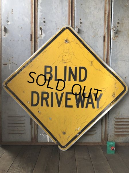 画像1: Vintage Road Sign BLIND DRIVEWAY (T651) (1)