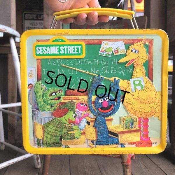 画像1: 70s Vintage Lunch Box Sesame Street (B144) (1)