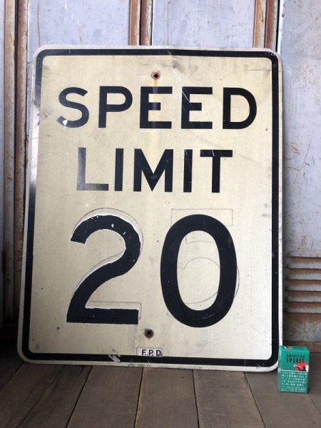 画像1: Vintage Road Sign SPEED LIMIT 20 (B286)  (1)