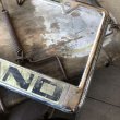 画像2: Vintage Automotive License Plate Frame / SEATTLE ROWLAND (B402) (2)