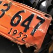 画像2: 50s Vintage American License Number Plate / 43 647 ILL 1952 (M739) (2)