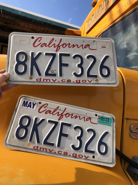 画像1: Original USA California License Plate 8KZF326 SET (R307) (1)