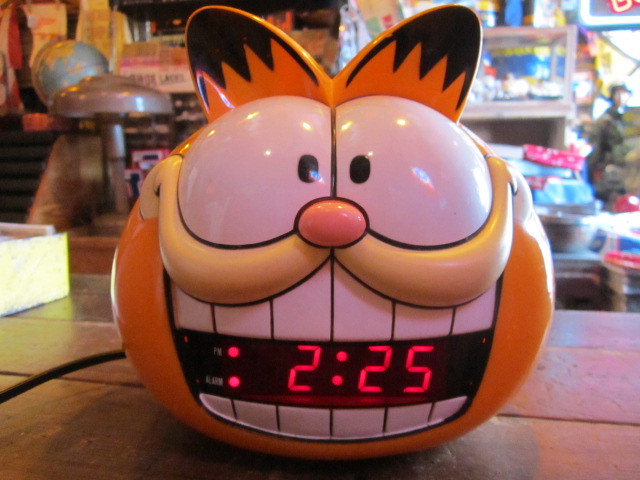 Vintage Garfield Clock (PJ060) - 2000toys Antique Mall